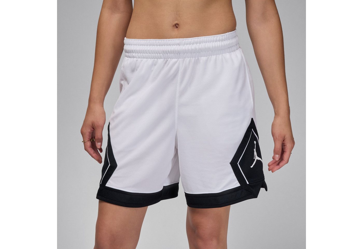 Jordan Trainingsshorts Jordan Sport Women's 4" Diamond Shorts atmungsaktives Mesh, schweißableitende Technologie Bild 2