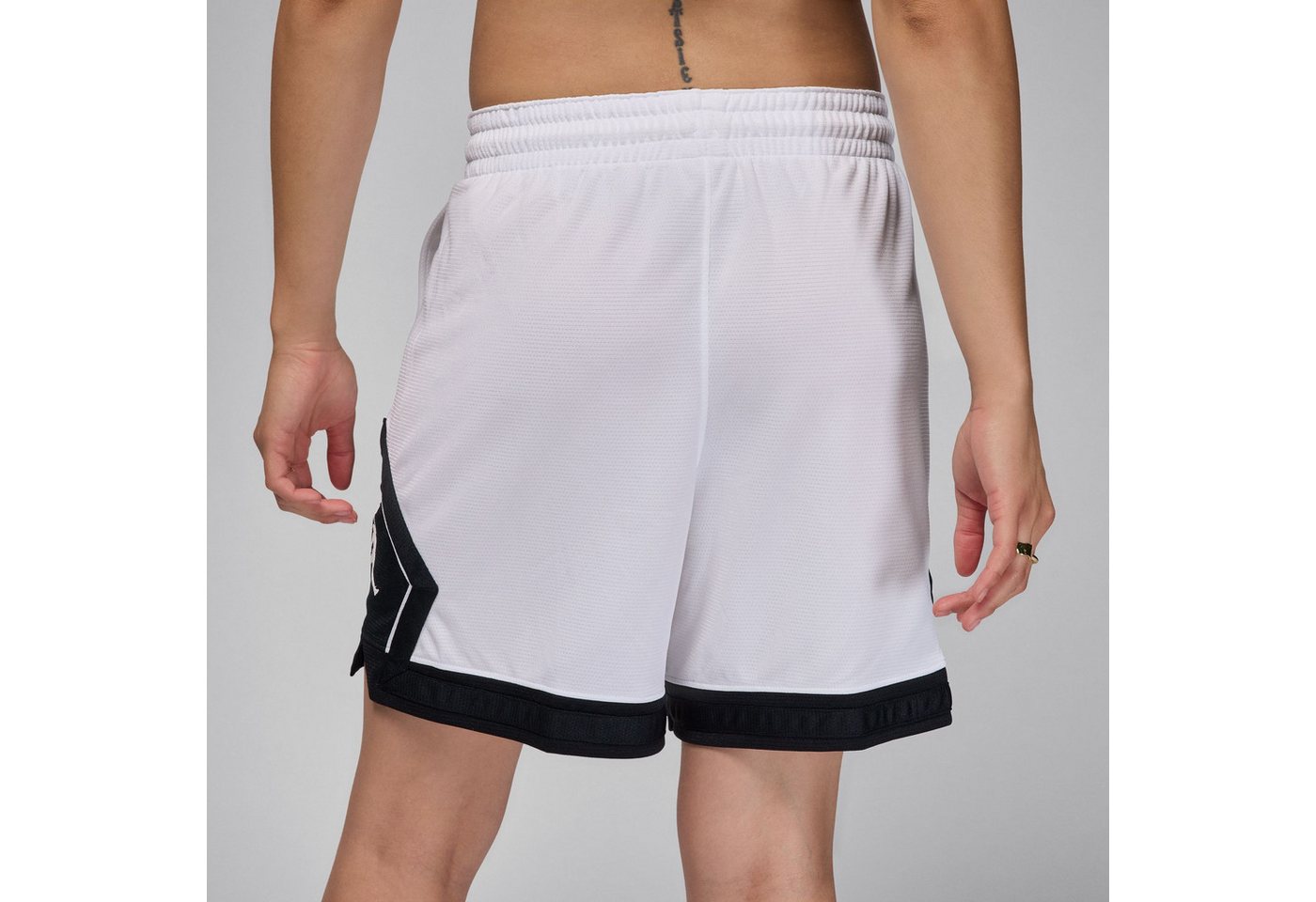 Jordan Trainingsshorts Jordan Sport Women's 4" Diamond Shorts atmungsaktives Mesh, schweißableitende Technologie Bild 5