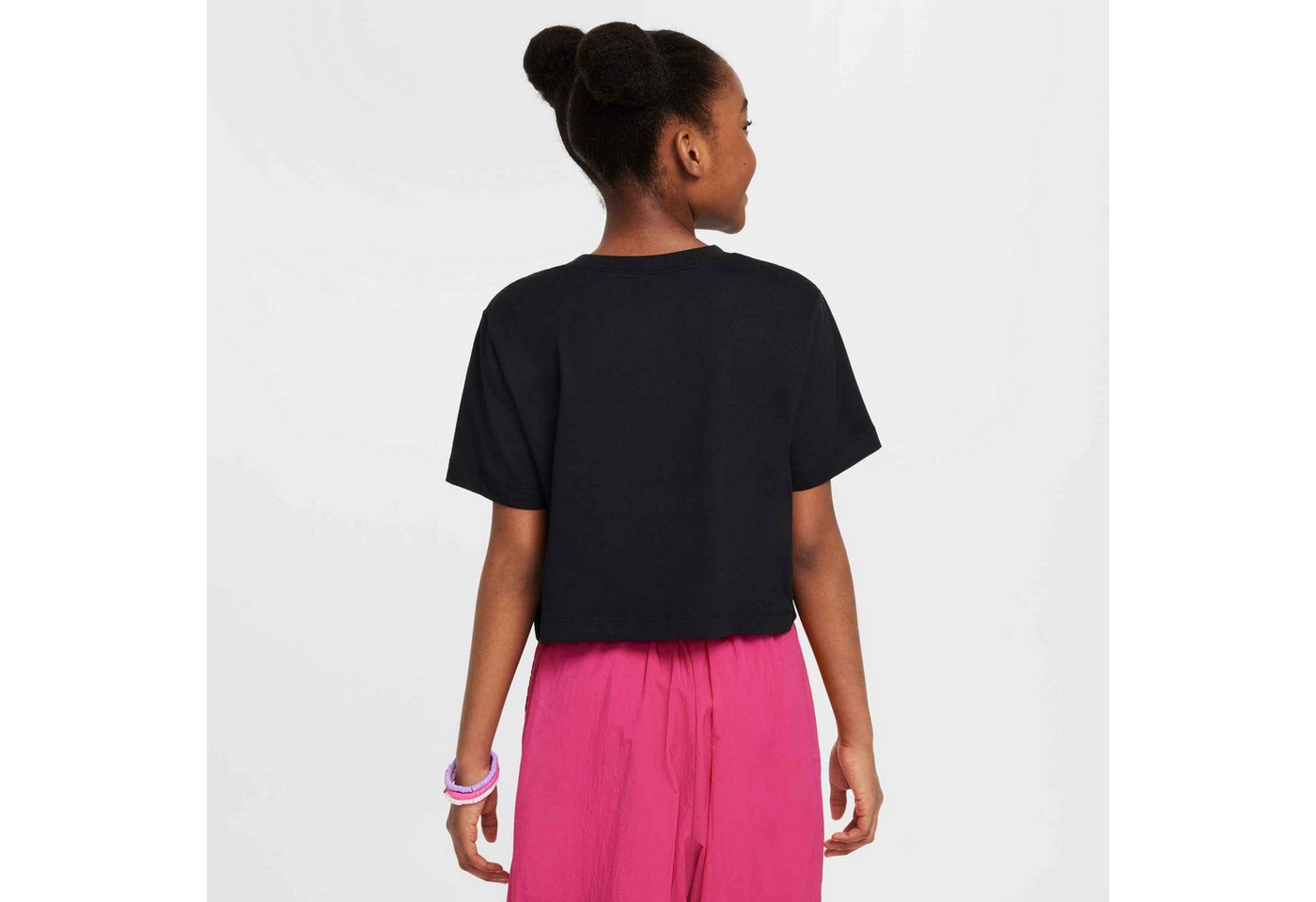 Nike Sportswear Laufshirt Nike Sportswear Big Kids' (Girls) Cropped T-Shirt für Teens, mit Rundhalsausschnitt, normale Länge, aus Baumwolle Bild 3