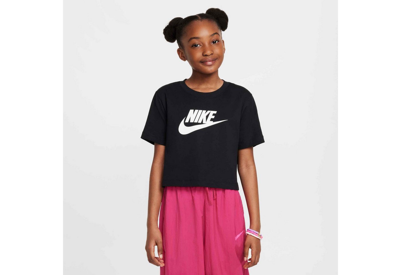 Nike Sportswear Laufshirt Nike Sportswear Big Kids' (Girls) Cropped T-Shirt für Teens, mit Rundhalsausschnitt, normale Länge, aus Baumwolle Bild 4