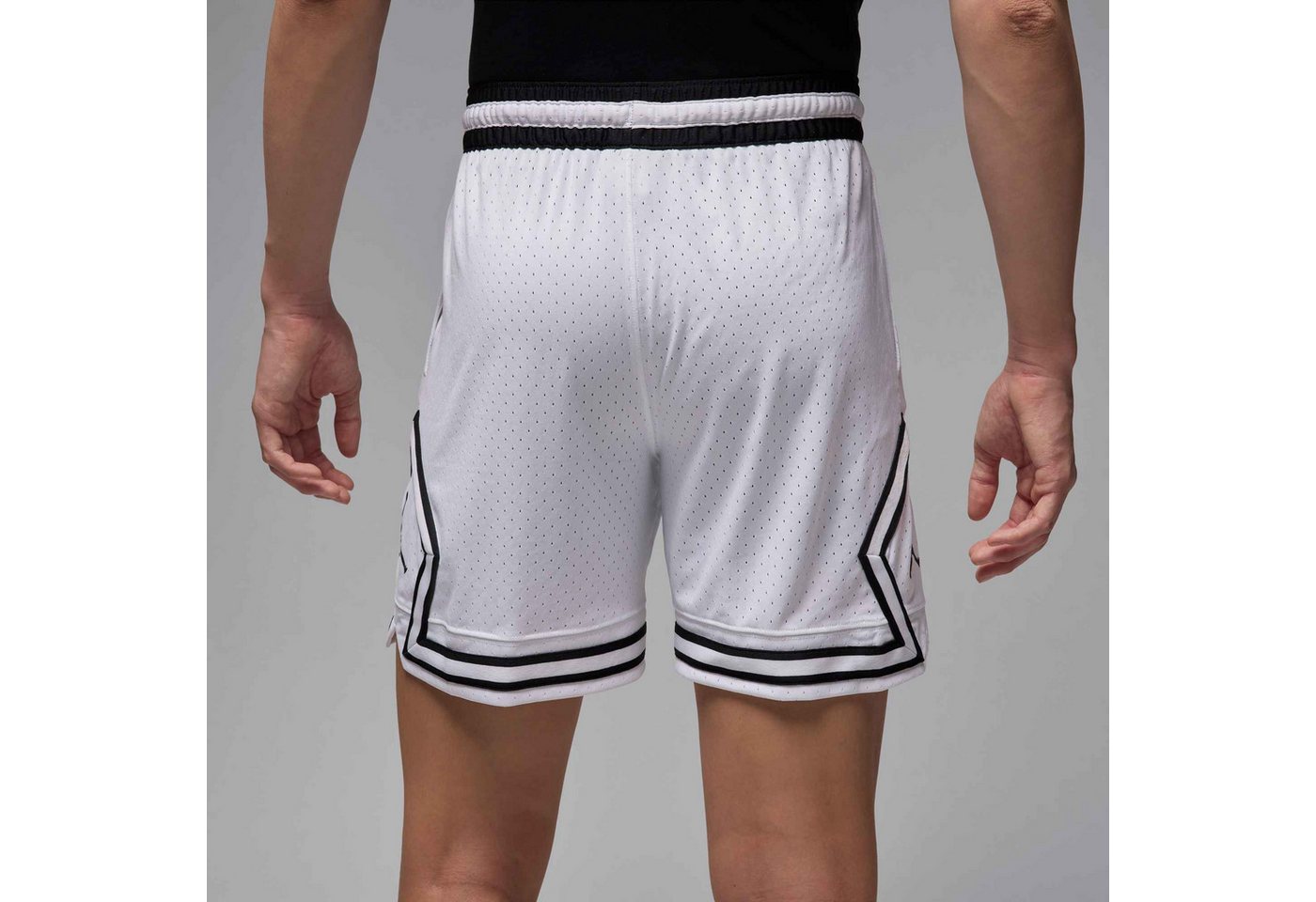 Jordan Trainingsshorts Jordan Sport Men's Dri-FIT Mesh Diamond Shorts mit Kordelzug im Bund, aus Polyester