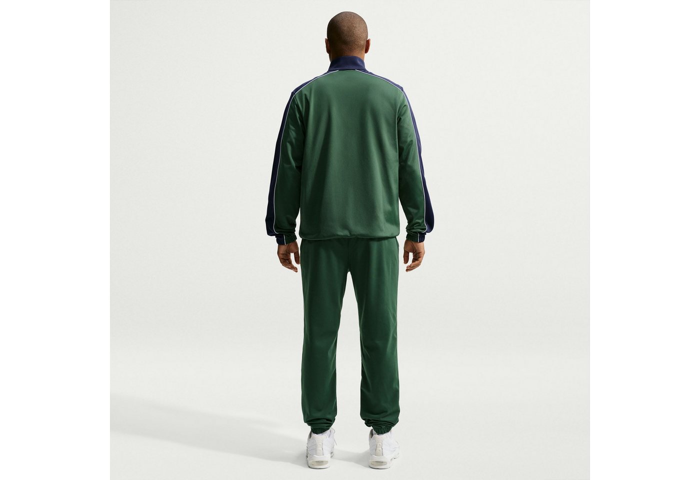 Nike Sportswear Trainingsanzug Nike Sportswear Club Men's Poly-Knit Tracksuit, mit leichtem Material, in Poly-Knit-Ausführung, aus Polyester