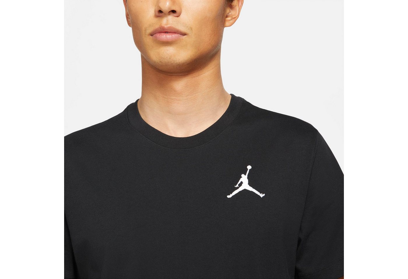 Jordan Trainingsshirt M J JUMPMAN EMB SS CREW aus weicher Baumwolle, normale Länge, gerader Abschluss