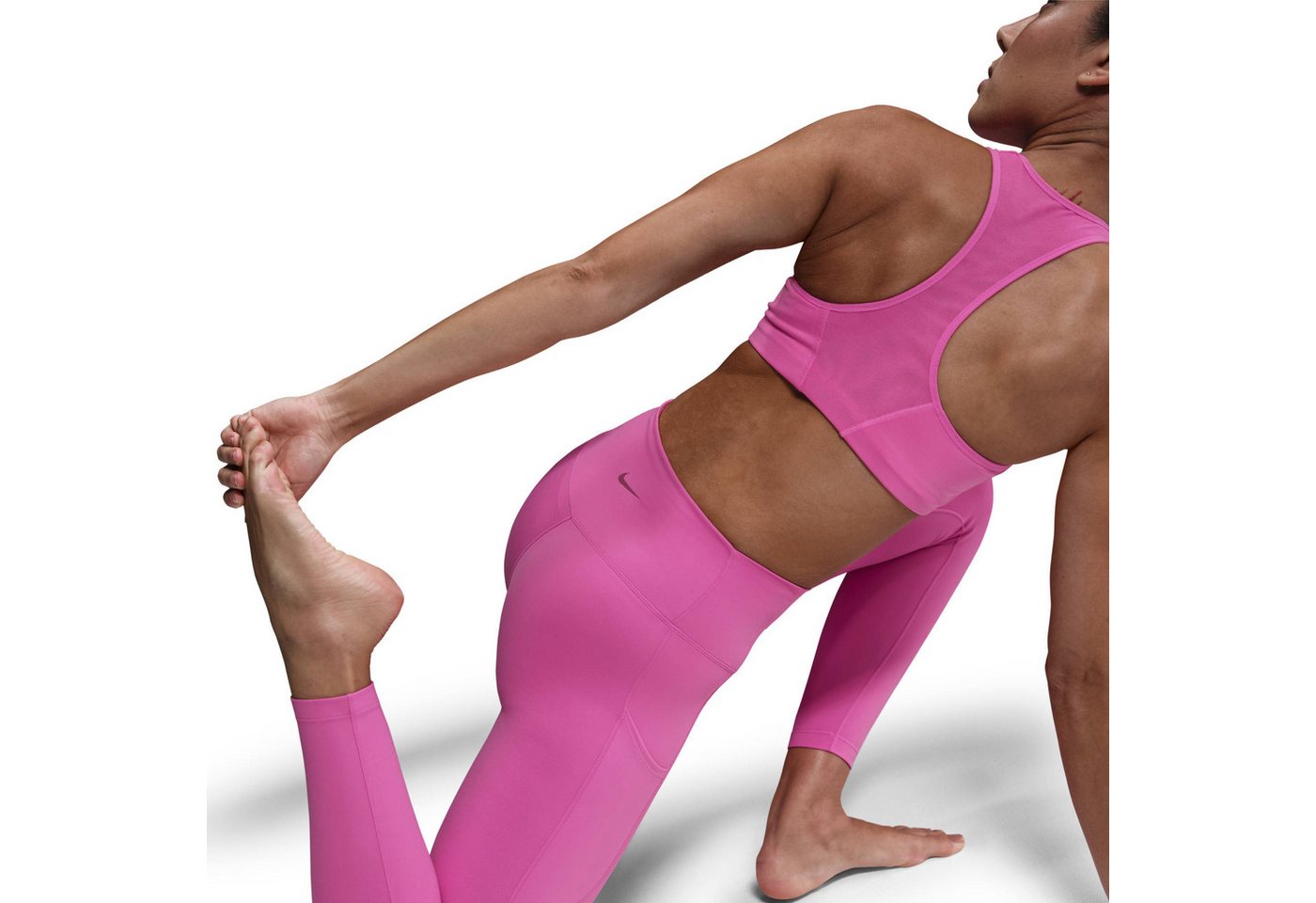 Nike Trainingstights W NK DF ONE HR 7/8 PKT TGHT Trainingstights mit 7/8-Länge, atmungsaktiv, schnell trocknend Bild 3
