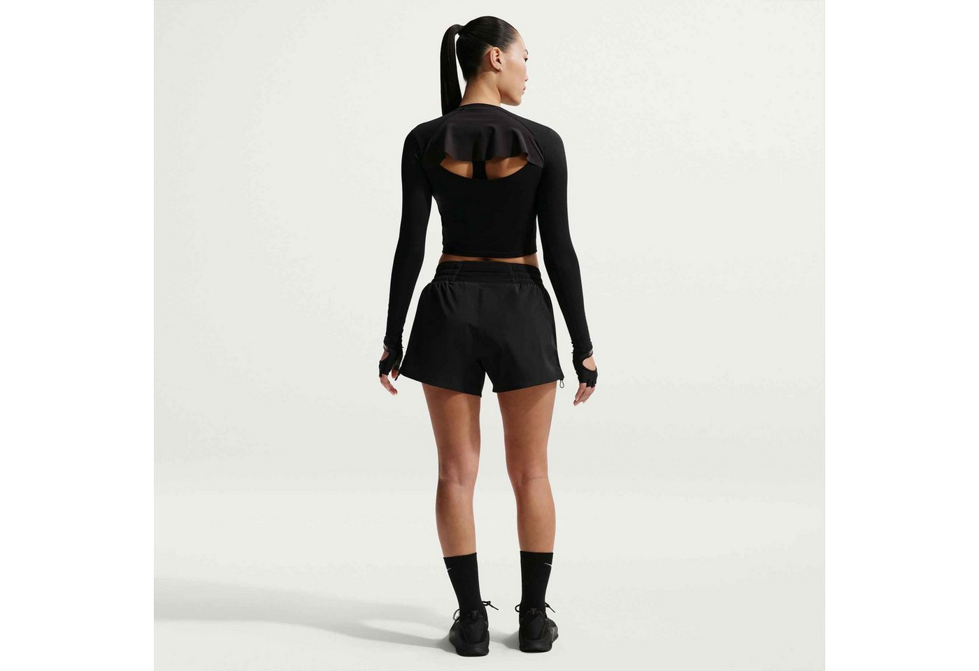 Nike Trainingsshorts W NK ONE DF HR 5IN SHORT A mit Innenslip, aus Polyester und Elasthan Bild 2