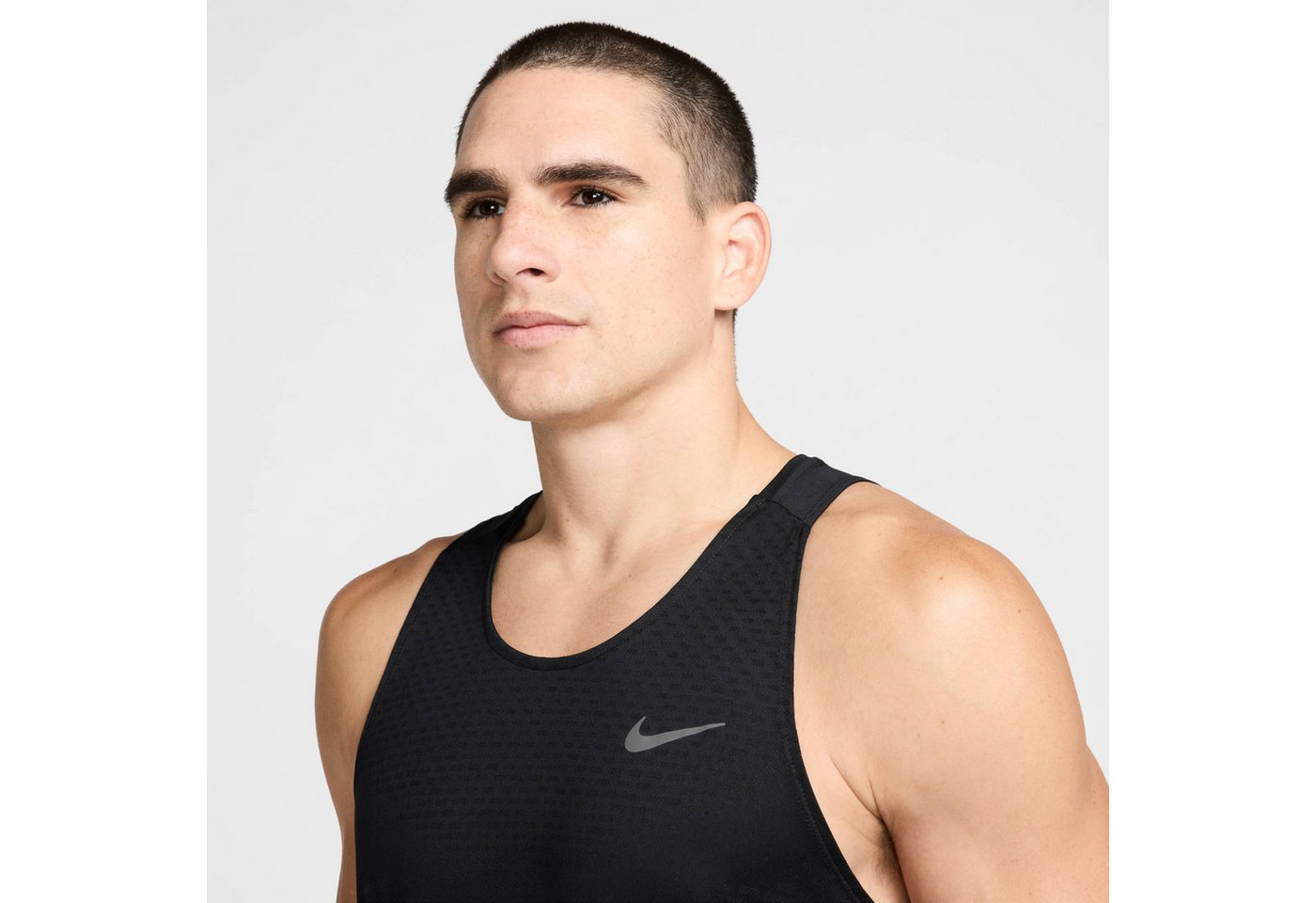 Nike Laufshirt Nike Stride Men's Dri-FIT ADV Running Tank Top mit reflektierenden Elementen, für Laufen, aus Polyester Bild 4