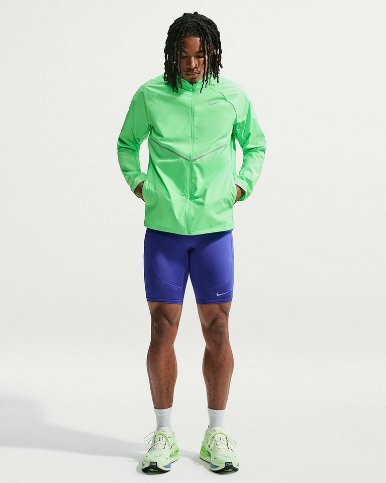 Nike Laufjacke M NK UV RPL MILER JKT mit Reißverschluss, atmungsaktiv, wasserabweisend, windabweisend