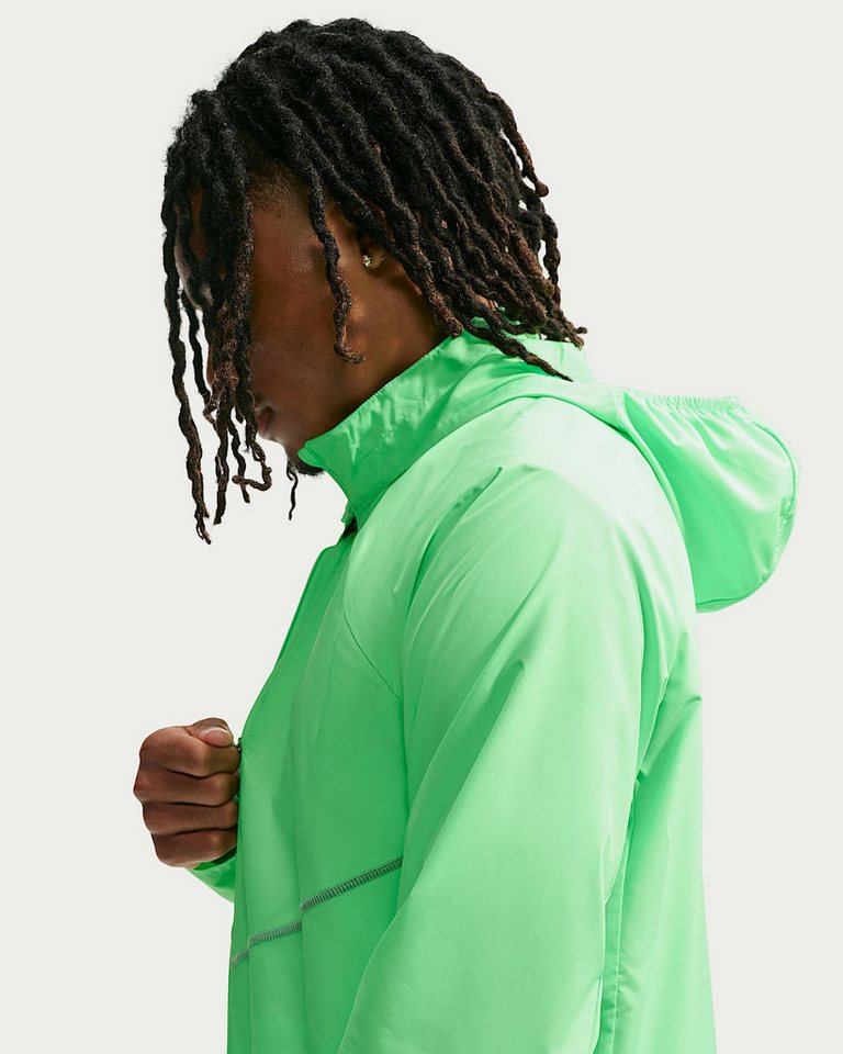 Nike Laufjacke M NK UV RPL MILER JKT mit Reißverschluss, atmungsaktiv, wasserabweisend, windabweisend Bild 2
