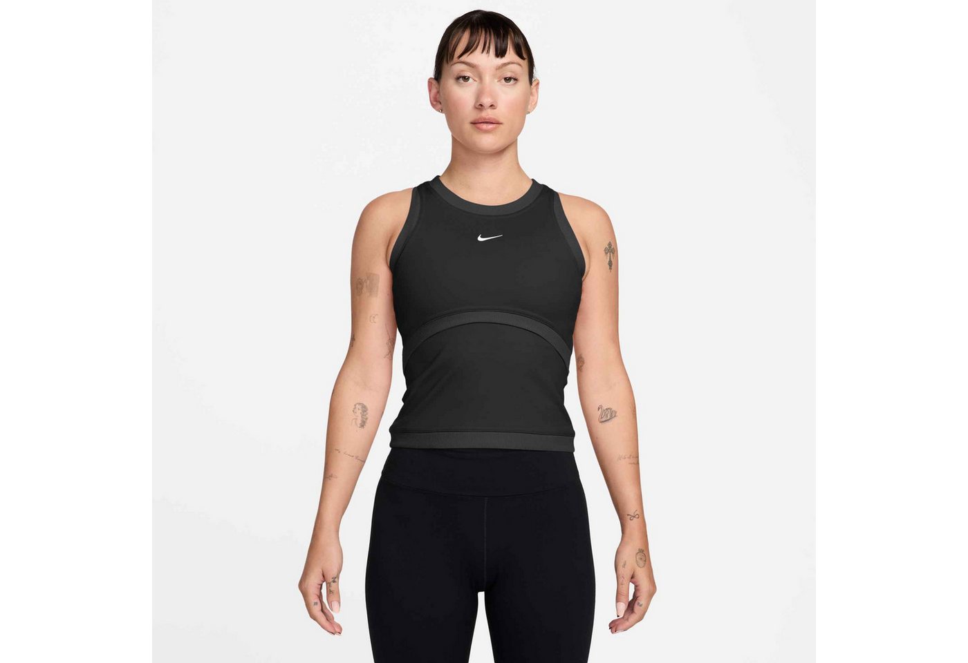 Nike Trainingstop W NK ONE DF TANK B mit Rundhalsausschnitt, aus Polyester und Elasthan, schnell trocknend