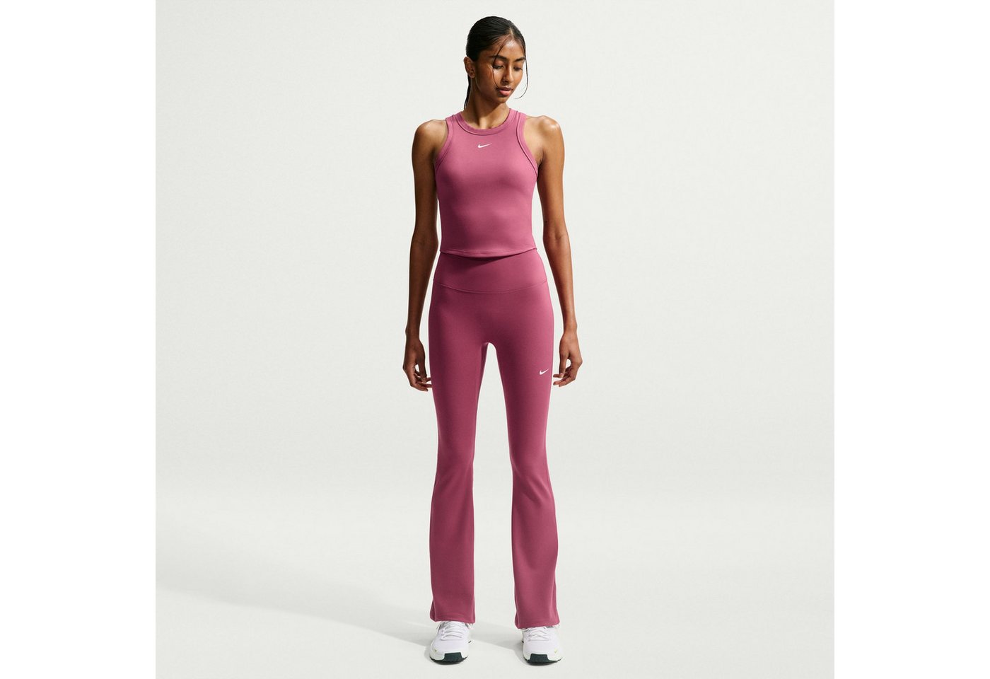 Nike Sporthose W NK ONE DF HR TGHT FLRE USEAM für Fitness-Training geeignet, aus Polyester und Elasthan Bild 3