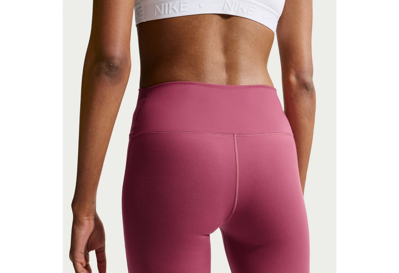 Nike Sporthose W NK ONE DF HR TGHT FLRE USEAM für Fitness-Training geeignet, aus Polyester und Elasthan Bild 5