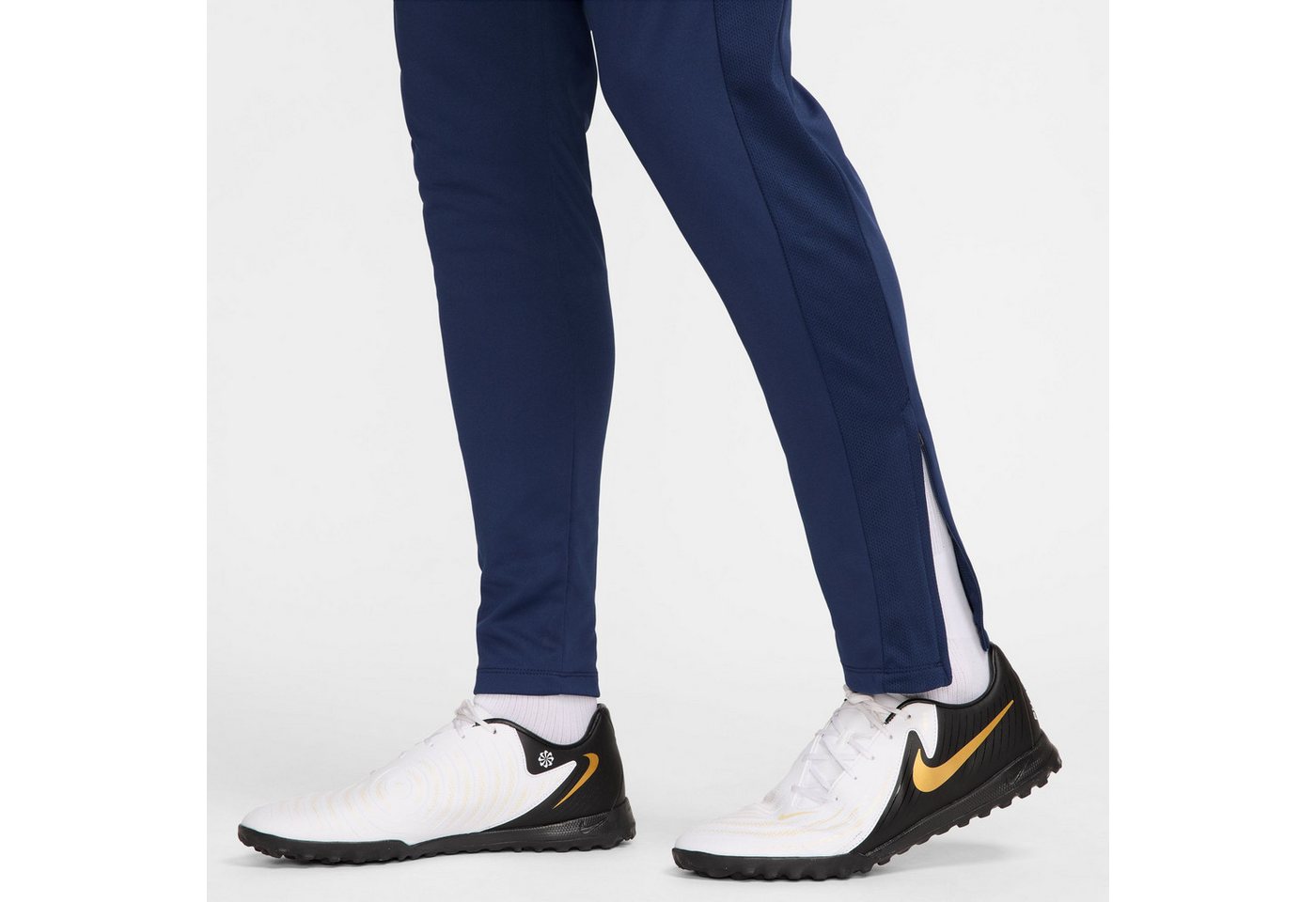 Nike Trainingshose Nike Academy Men's Dri-FIT Soccer Pants für Fußball und sportliche Aktivitäten geeignet, sportlicher Stil Bild 3