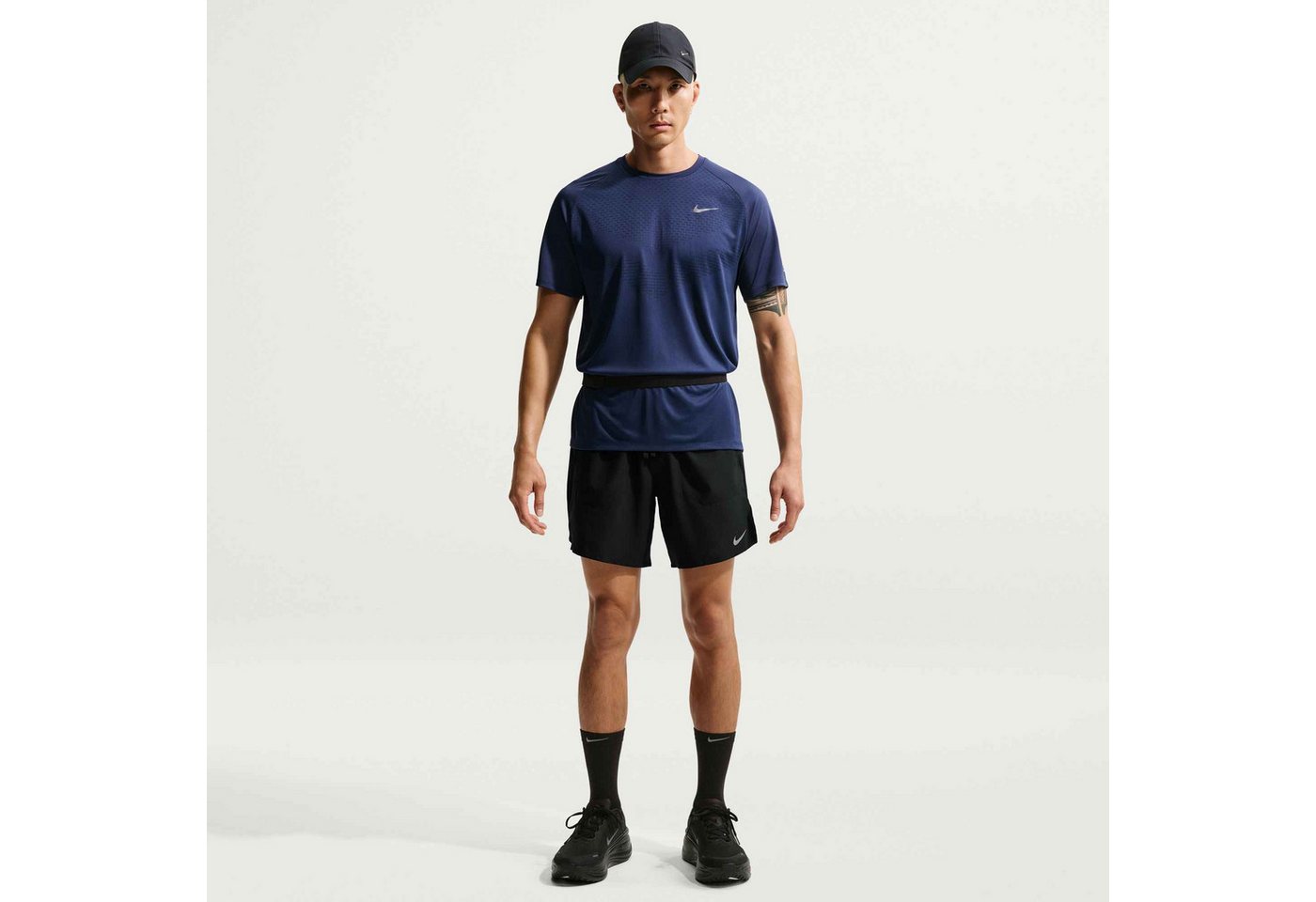 Nike Laufshorts M NK DF STRIDE 7IN BF SHORT für Training geeignet, mit Gummizug, aus Polyester