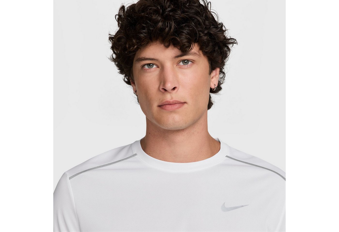 Nike Laufshirt M NK DF UV MILER LS TOP mit Rundhalsausschnitt, Kurzarm, schnell trocknend, atmungsaktiv