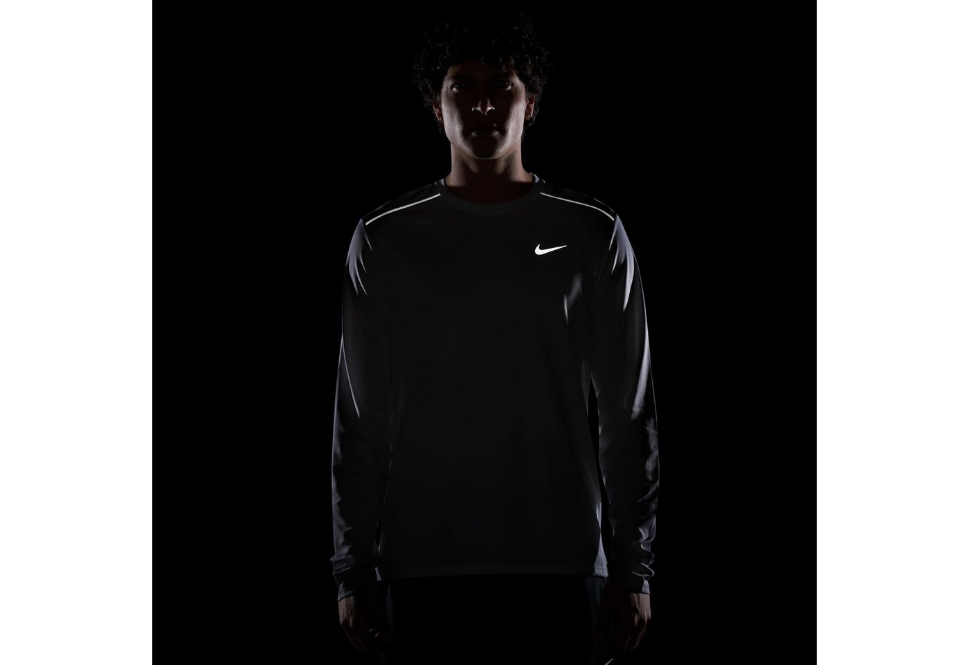 Nike Laufshirt M NK DF UV MILER LS TOP mit Rundhalsausschnitt, Kurzarm, schnell trocknend, atmungsaktiv Bild 2