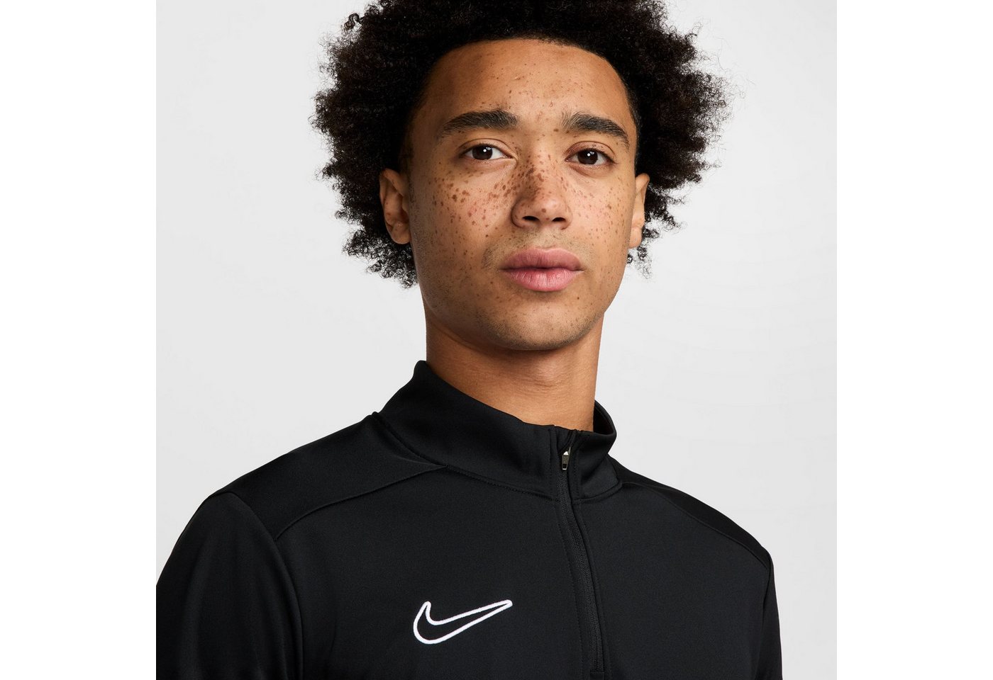 Nike Fußballtrikot Nike Academy Men's Dri-FIT Soccer Drill Top leichtes Drill-Oberteil, mit Viertelreißverschluss, schmale Passform Bild 5