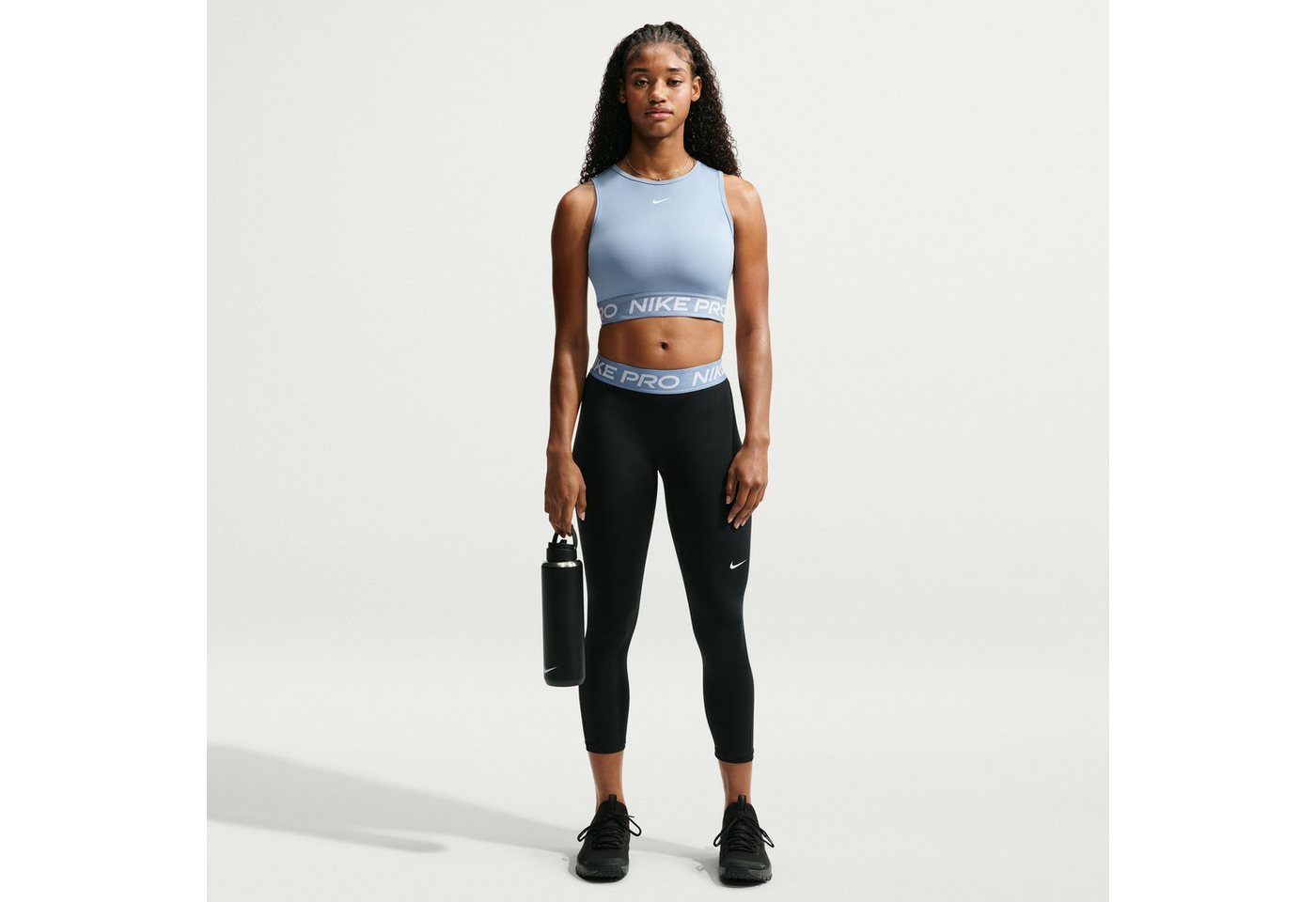 Nike Trainingstights Nike Pro Women's Mid-Rise Crop Leggings für Fitness und sportliche Aktivitäten, sportlicher Stil Bild 2