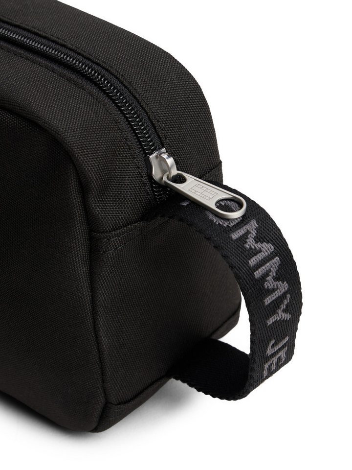 Tommy Jeans Kulturbeutel TJM ESS DAILY WASHBAG, Unisex Kosmetiktasche, Minibag mit Flaggen-Aufnäher