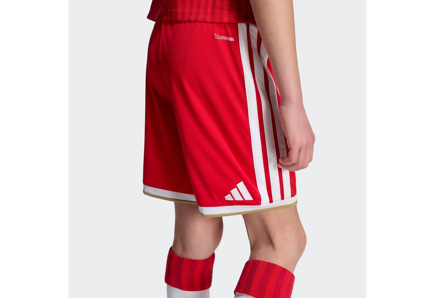 adidas Performance Trainingsshorts FCB H SHO Y reguläre Passform, für Fußball, mit Vereinslogo