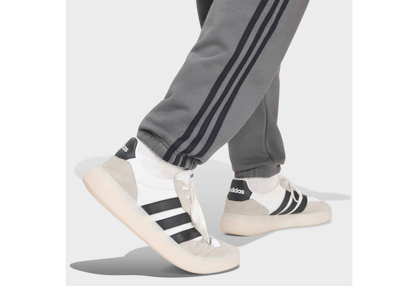 adidas Sportswear Sporthose ESSENTIALS 3-STREIFEN, SCHMAL ZULAUFEND, BÜNDCHEN Bild 4