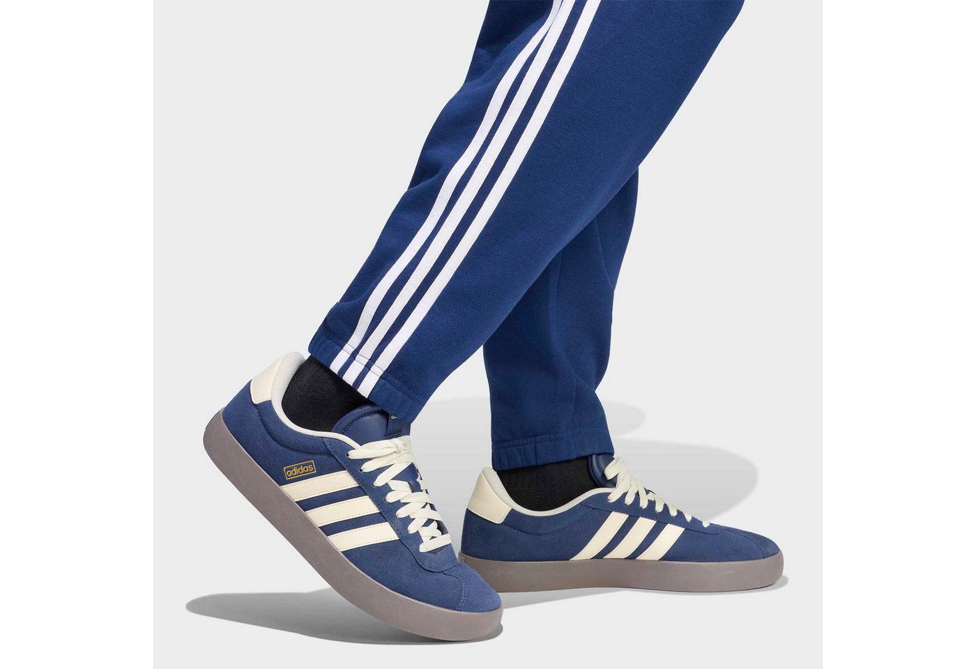 adidas Sportswear Sporthose ESSENTIALS 3-STREIFEN, FRENCH TERRY, SCHMAL ZULAUFEND, BÜNDCHEN Bild 4