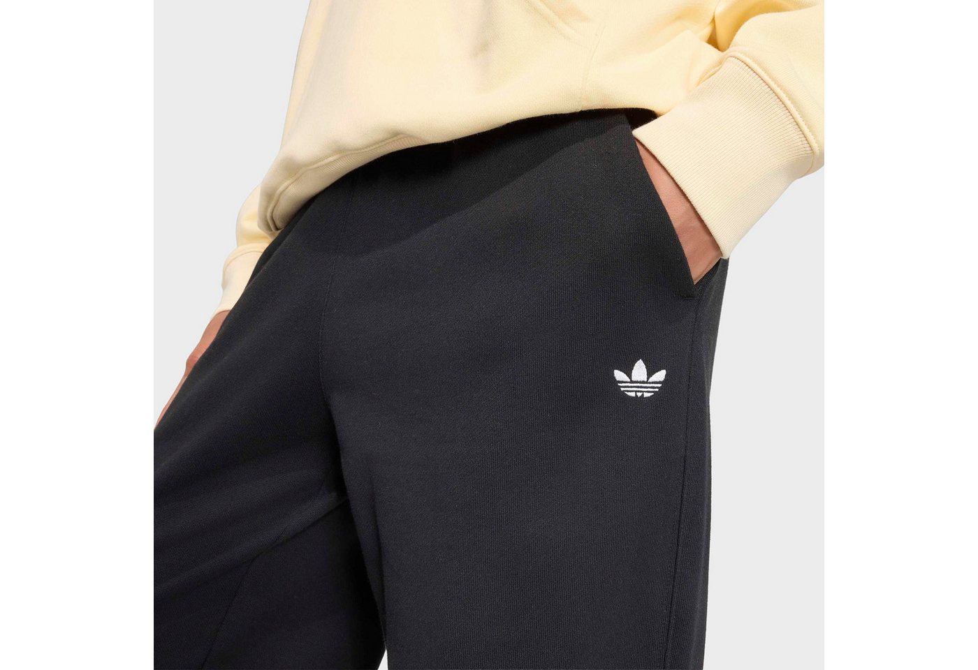 adidas Originals Sporthose ESSENTIALS FRENCH TERRY mit Baumwolle, normale Weite Bild 5