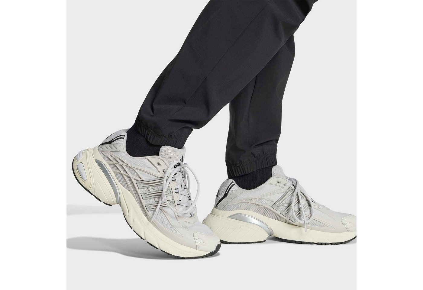 adidas Originals Sporthose TECH ESS WV PT Bild 2