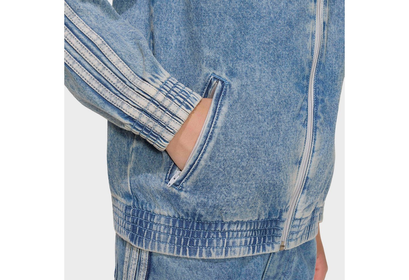 adidas Originals Outdoorjacke FIREBIRD ORIGINALS, DENIM, LOCKER GESCHNITTEN Bild 4