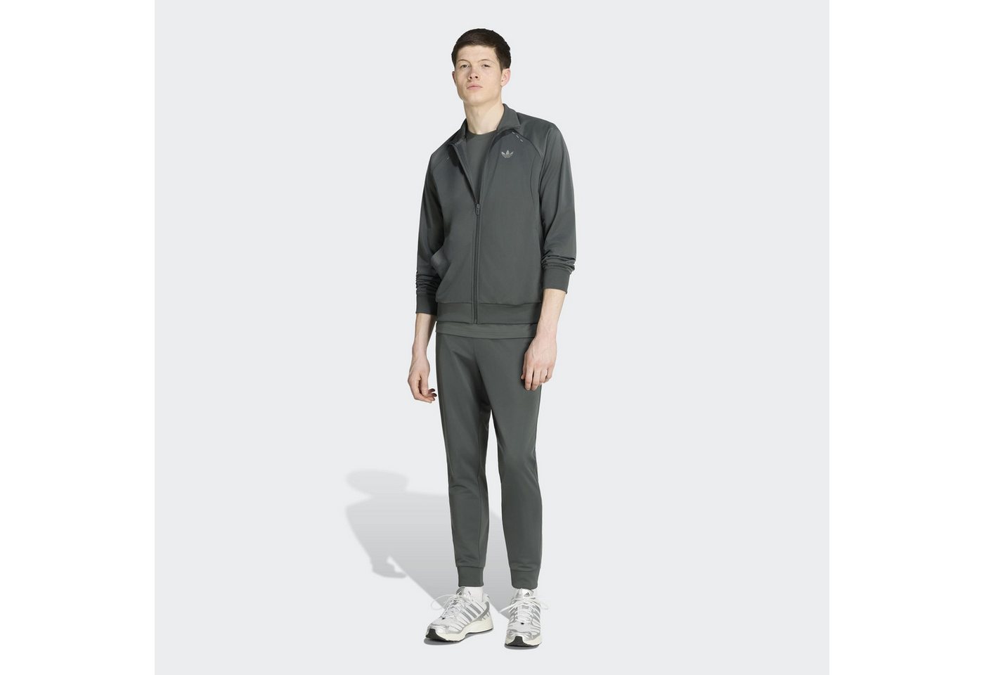 adidas Originals Trainingsanzug TECH ESS TS (2-tlg), zweiteiliges Set, für Erwachsene, aus Polyester
