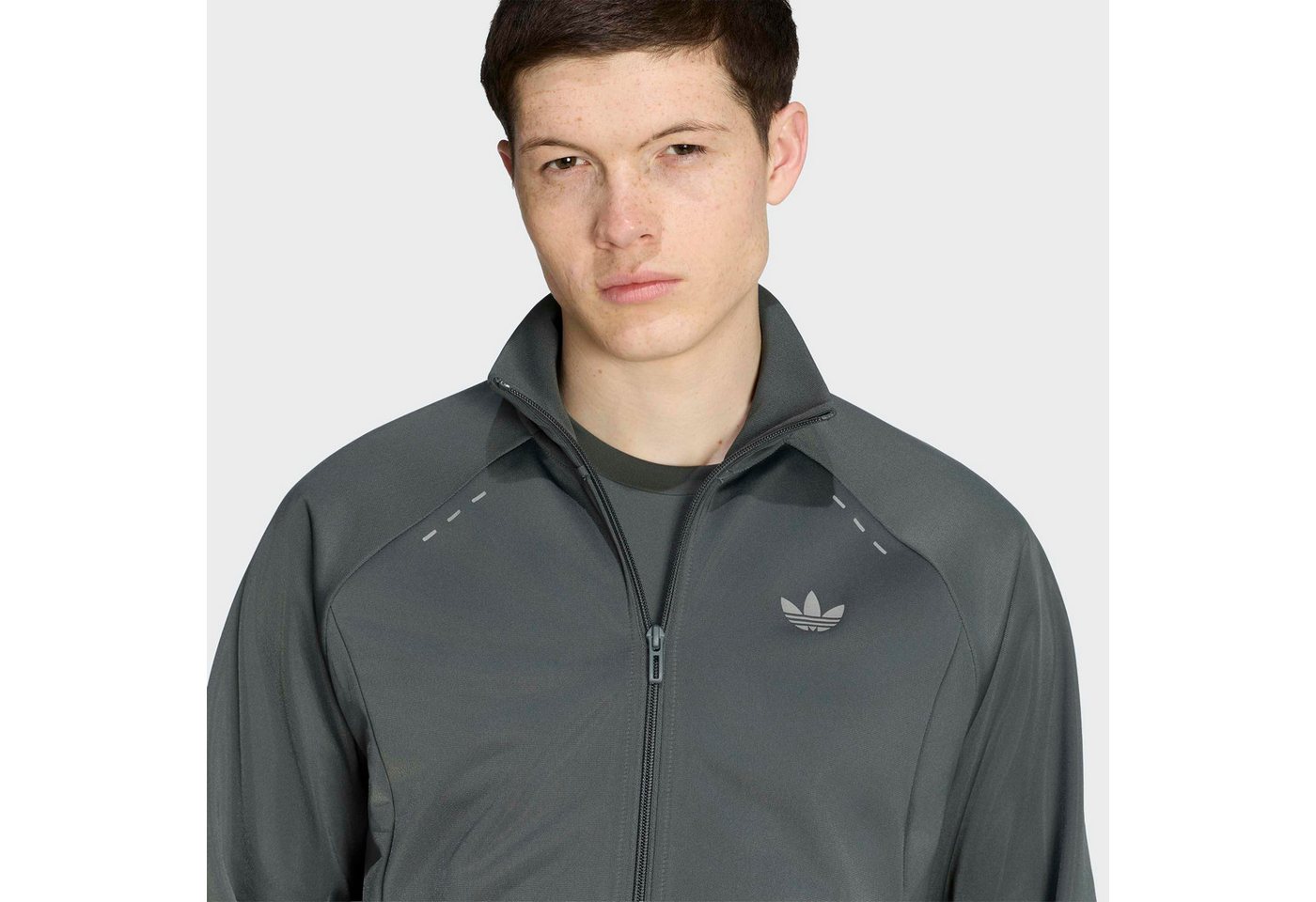 adidas Originals Trainingsanzug TECH ESS TS (2-tlg), zweiteiliges Set, für Erwachsene, aus Polyester Bild 2