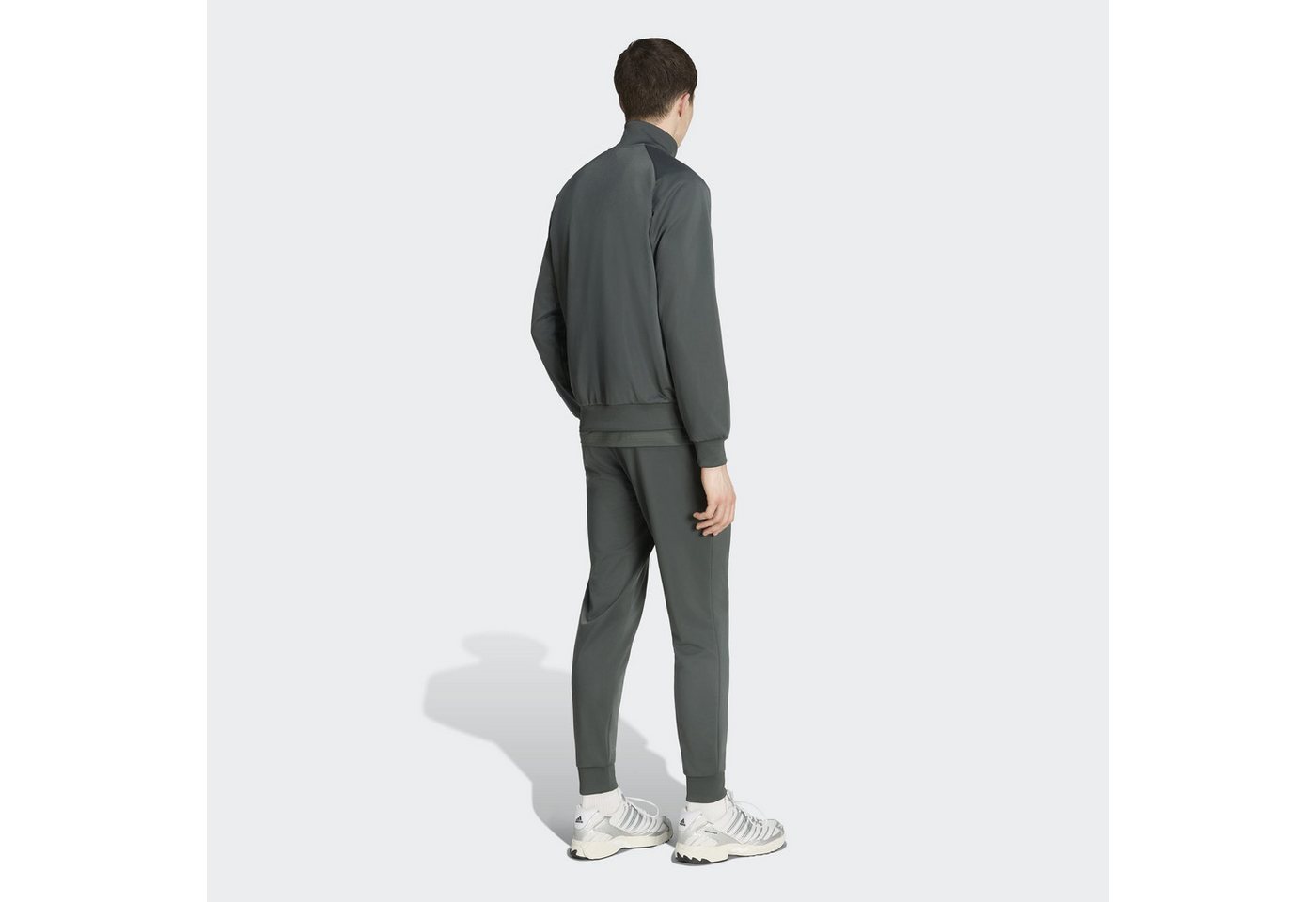 adidas Originals Trainingsanzug TECH ESS TS (2-tlg), zweiteiliges Set, für Erwachsene, aus Polyester Bild 4