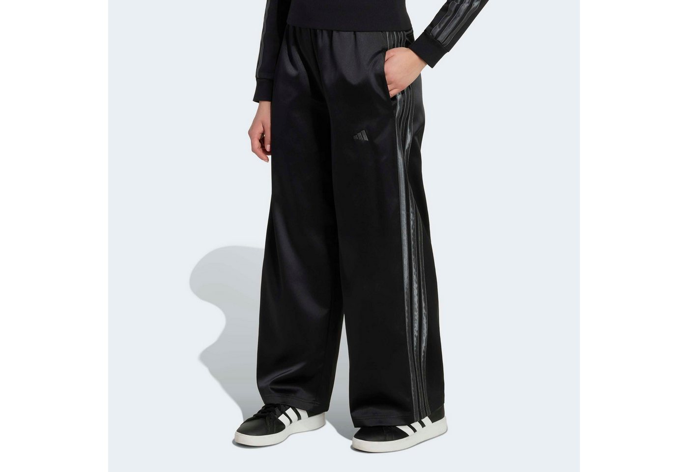 adidas Sportswear Sporthose, WEITES BEIN für Kinder, ohne Verschluss, aus Polyester, mit normal-weiter Passform Bild 3