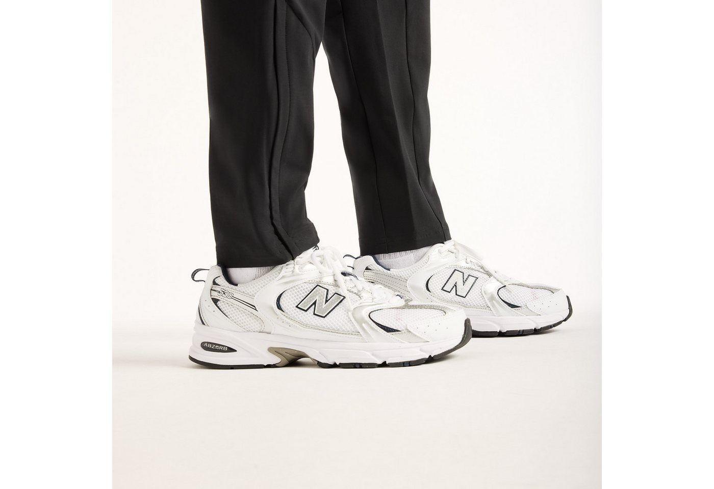 New Balance Trainingshose UTILITY STRETCH WOVEN PANT Trainingshose für Fitness und Sportmode, sportlicher Stil