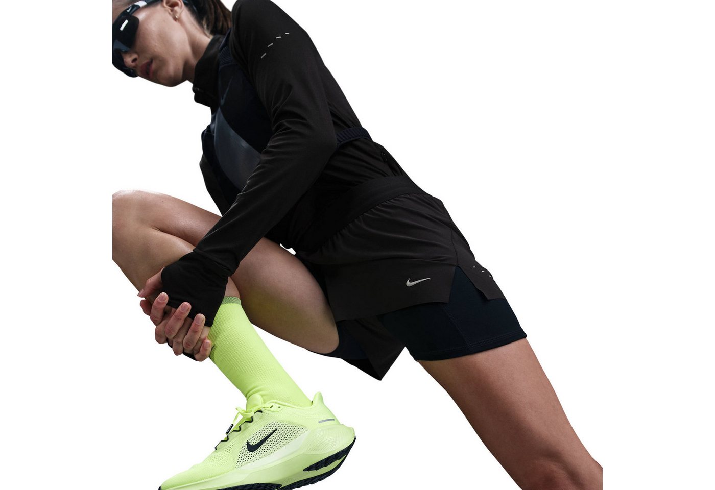 Nike Laufshorts Nike Swift Women's Dri-FIT Mid-Rise 2-in-1 Running Shorts 2-in-1-Design, mit Reißverschlusstasche hinten am Bund Bild 4