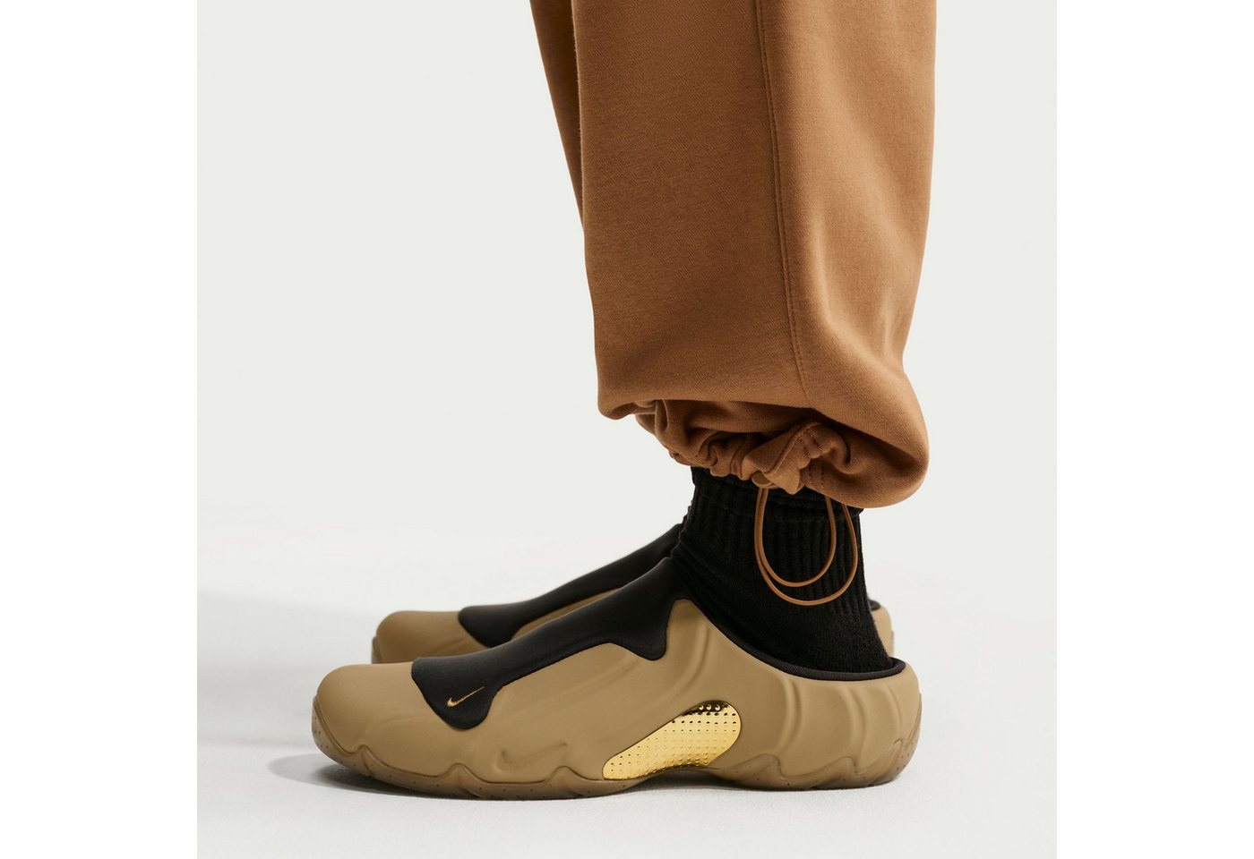 Nike Sportswear Sporthose M NK CLUB BB BUNGEE PANT mit Eingrifftaschen und Gesäßtasche, aus Baumwollmischung in Sweatware Bild 4