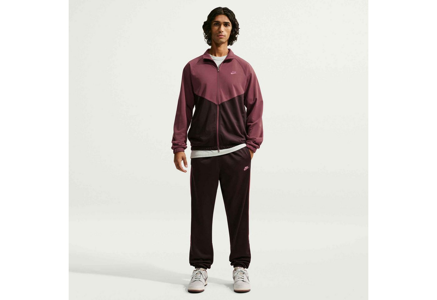 Nike Sportswear Trainingsanzug Nike Windrunner Men's Poly-Knit Tracksuit, zweiteiliges Outfit, aus Poly-Knit-Material, auch in großen Größen Bild 2