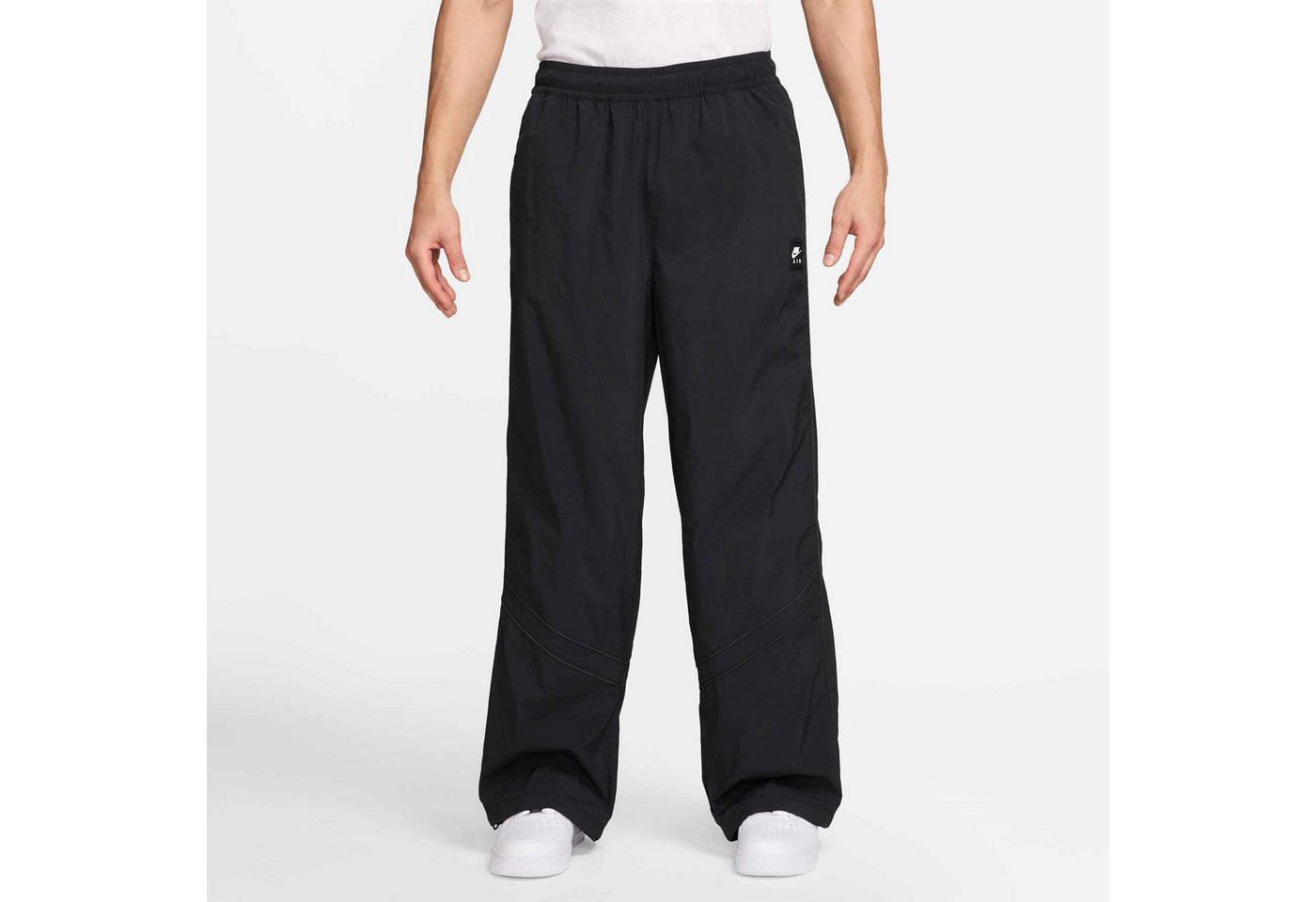 Nike Sportswear Sporthose Nike Sportswear Air Men's Track Pants wasserabweisendes Taftgewebe, mit Netzfutter, geräumige Passform Bild 3