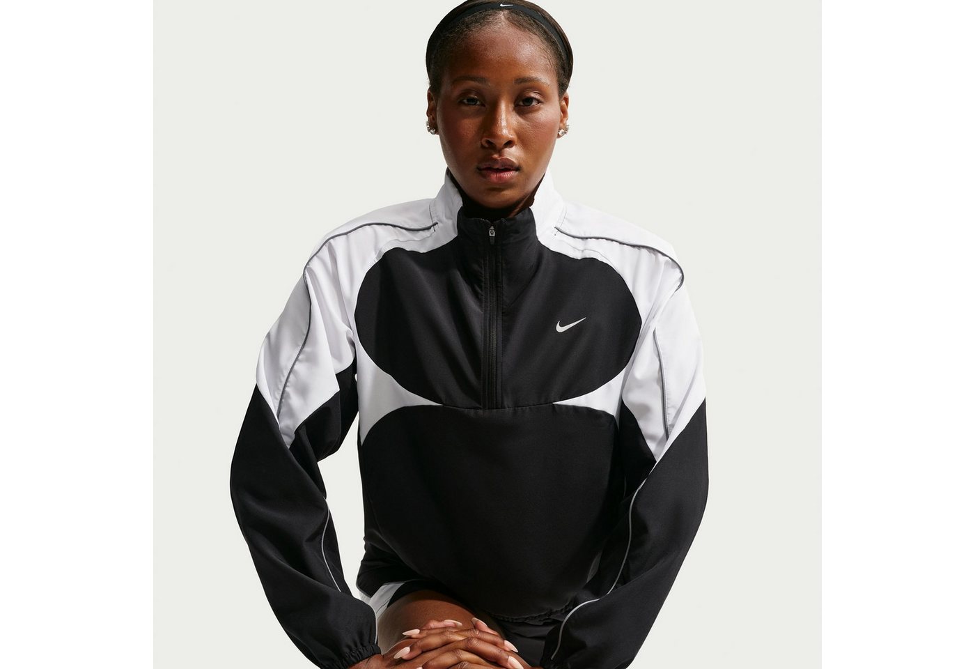Nike Laufjacke W NK TEMPO SWSH DF JKT wasserabweisend, windabweisend, mit Reißverschluss, Langarm-Design Bild 5