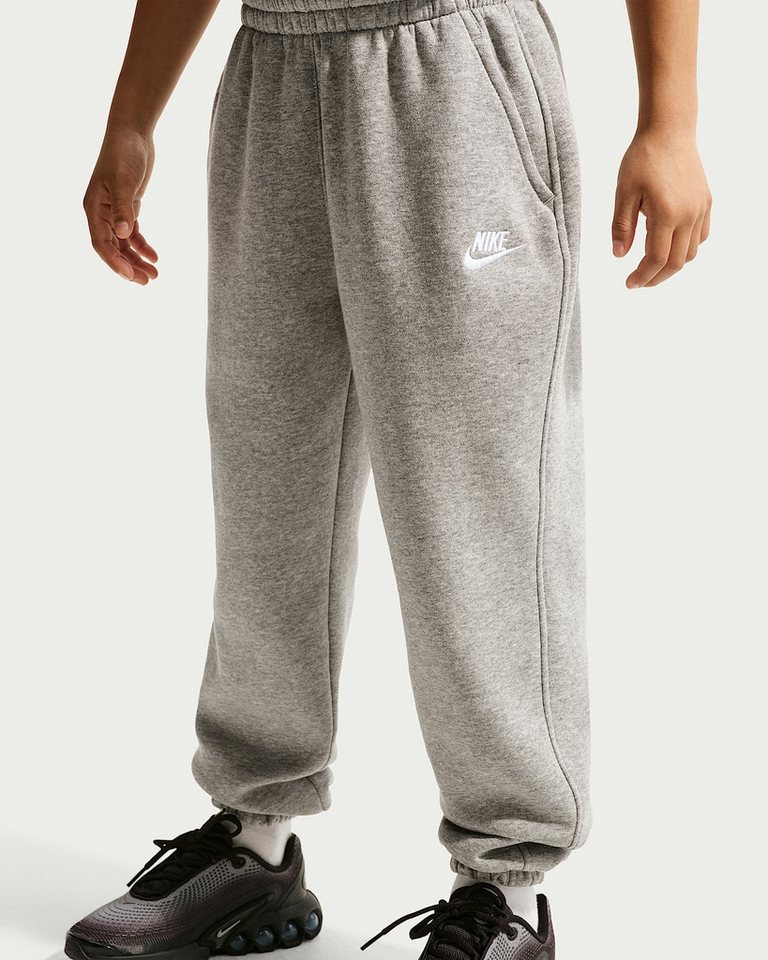 Nike Sportswear Trainingshose Nike Sportswear Club Fleece Big Kids' Loose Pants Für Kinder und Jugendliche Bild 5