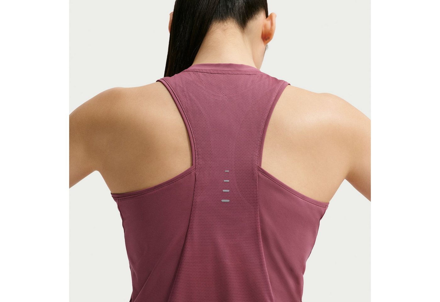 Nike Lauftop W NK SWIFT DF TANK STNDRD ärmelloses Design, leichtes Material, lockerer Schnitt Bild 5