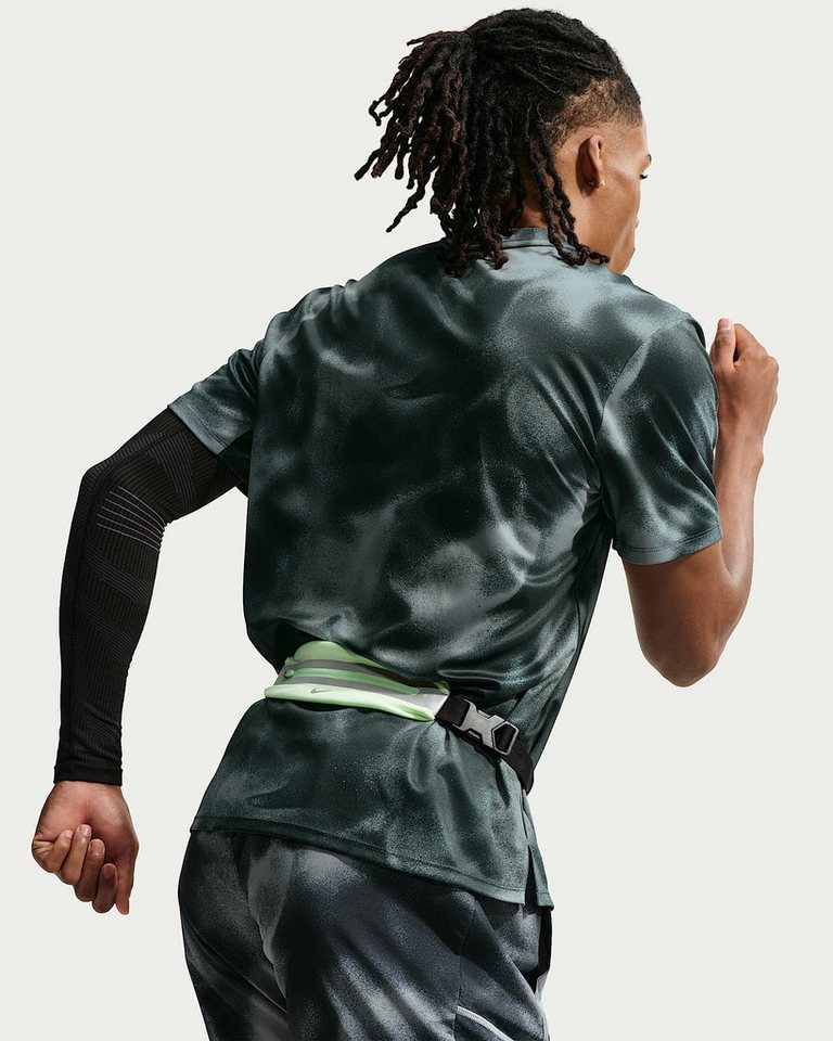 Nike Laufshirt Nike Miler Men's Dri-FIT UV Short-Sleeve Running Top mit Kurzarm-Design, für Läufe, Fitnessstudio und Streetwear-Look