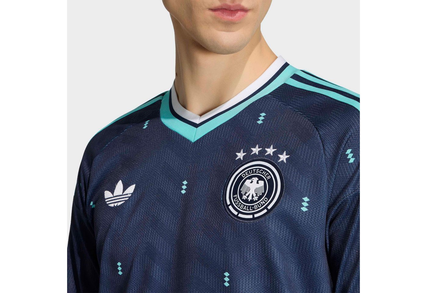 adidas Performance Fußballtrikot DFB A JSY L mit V-Ausschnitt, mit Climacool® Technologie, schmal geschnitten Bild 5