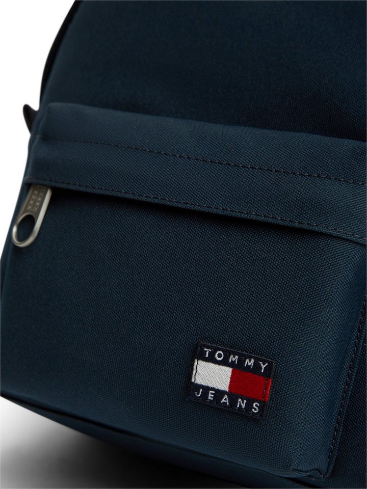 Tommy Jeans Cityrucksack TJW ESS DAILY DOME BACKPACK, Damen Freizeitrucksack mit typischem Logo-Aufnäher
