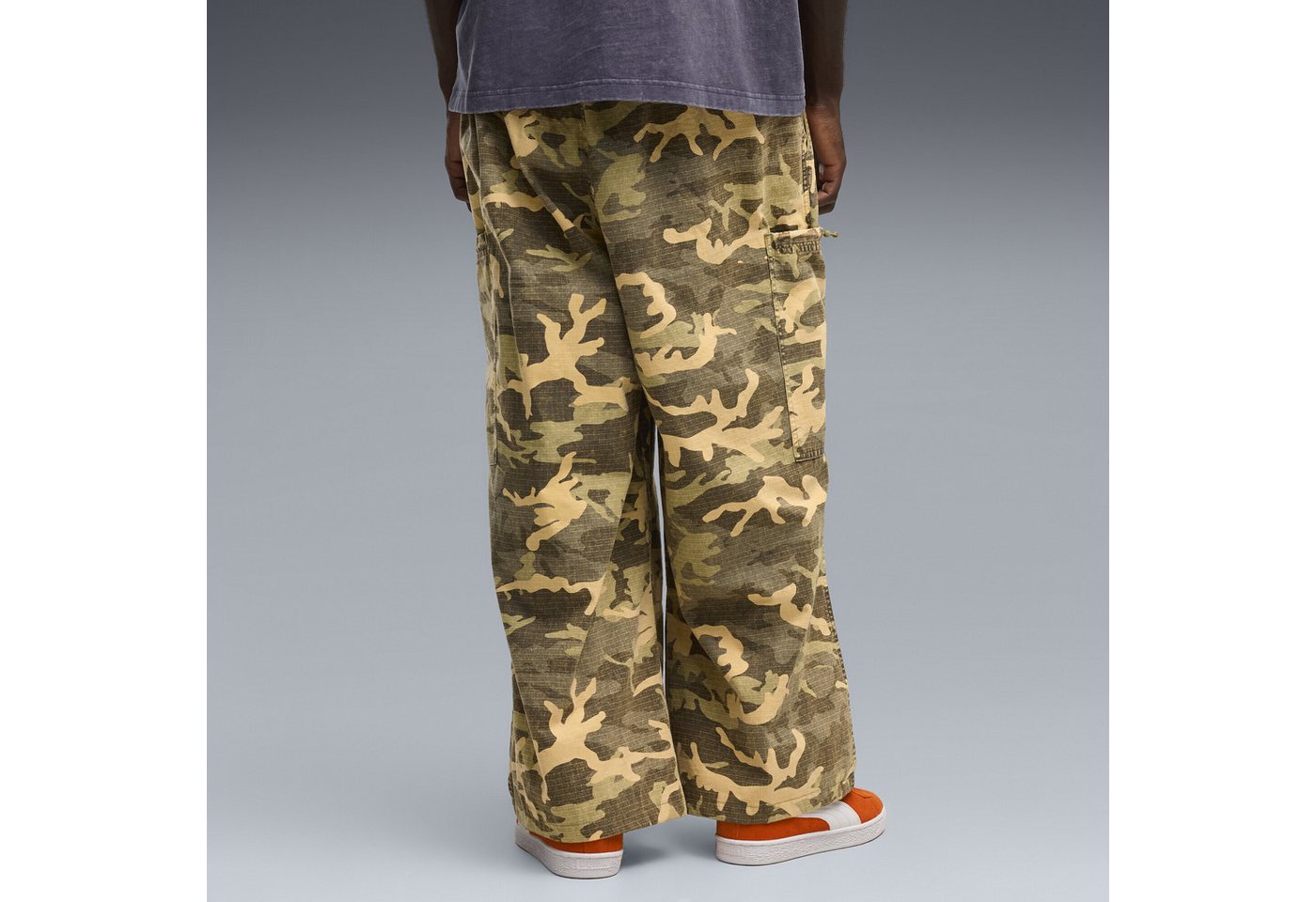 PUMA Sporthose PUMATECH SPC Camo Oversized Hose Erwachsene Bild 2