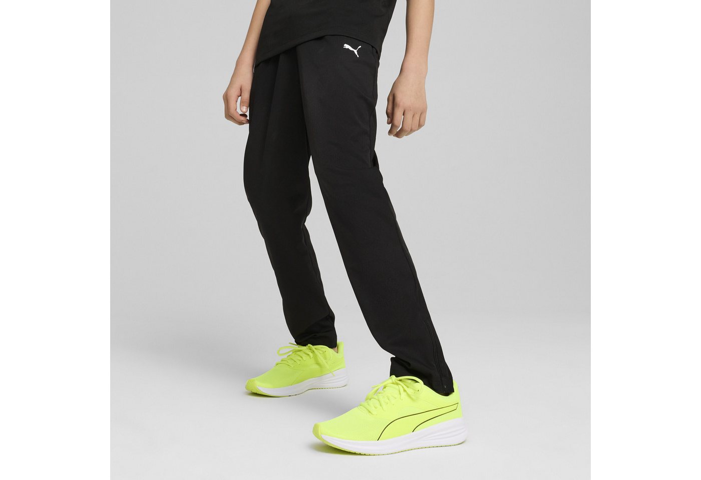 PUMA Sporthose Train All Day Essentials Tapered Gewebte Hose Jungen Bild 3