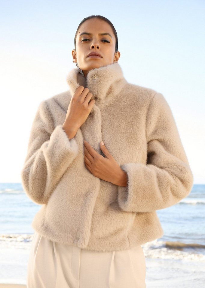 MADELEINE Outdoorjacke Webpelz-Kurzjacke mit Stehkragen Webpelzjacke mit verdeckten Druckknöpfen, Langarm, leicht gefüttert Bild 5
