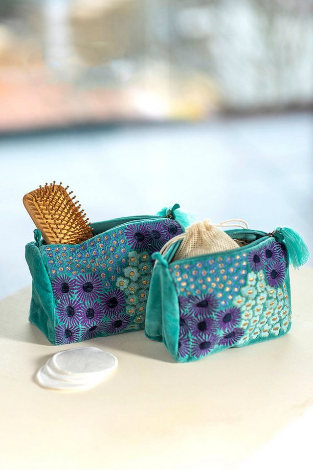 Tranquillo Kosmetiktasche aus Bio-Baumwolle VELVET BLOSSOMS groß 20x14x9 cm mit Reißverschluss, Kulturbeutel Samtoberfläche, florale Stickerei, Makeup & Accessoires