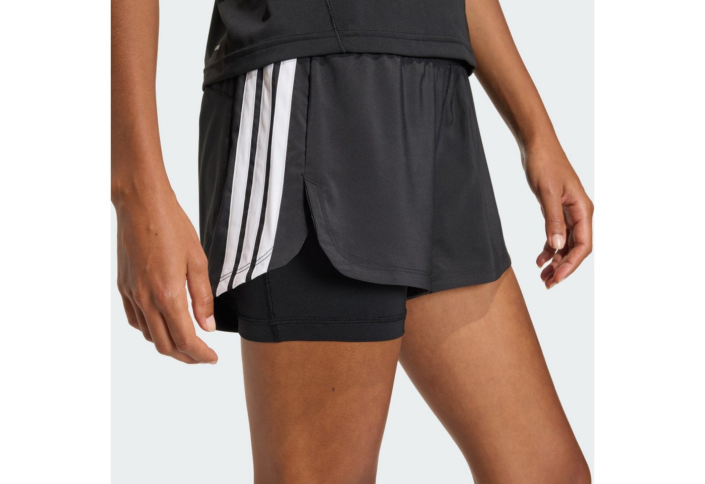 adidas Performance 2-in-1-Hose PACER WORKOUT WOVEN 2IN1 SHORTS (1-tlg)