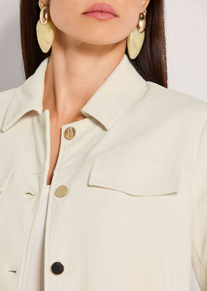 MADELEINE Outdoorjacke Kurzjacke mit Umlegekragen Freizeitjacke mit Knopfleiste, Pattentaschen und Langarm Bild 3