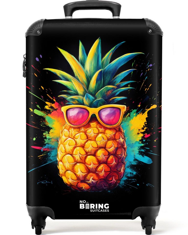 NoBoringSuitcases.com© Hartschalen-Trolley Sommerananas mit Sonnenbrille 55x35x20cm, Reisetasche mit Rollen, Koffer Handgepäck Flugzeug Bild 4